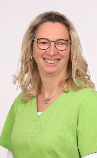 Frau Dr. Karin Naumann